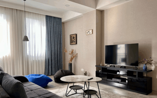 ქირავდება 2 ოთახიანი ბინა ვაკეში