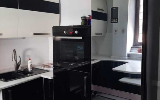 იყიდება 3 ოთახიანი ბინა საბურთალოზე