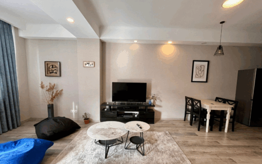 ქირავდება 2 ოთახიანი ბინა ვაკეში