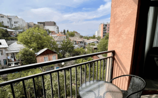 ქირავდება 2 ოთახიანი ბინა ვაკეში