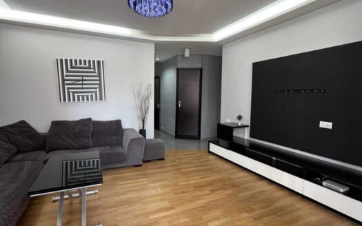 იყიდება 3 ოთახიანი ბინა საბურთალოზე