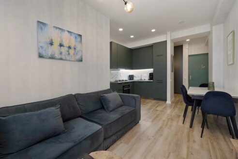 იყიდება 3 ოთახიანი ბინა საბურთალოზე