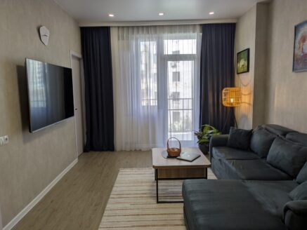 იყიდება 3 ოთახიანი ბინა ნუცუბიძეზე