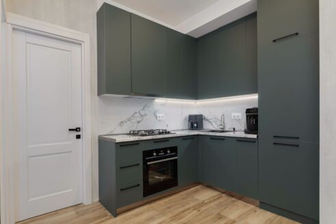 იყიდება 3 ოთახიანი ბინა საბურთალოზე